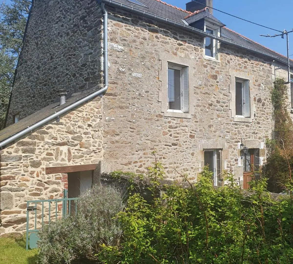 Holiday home Charmante Maison En Bord De Rance Plouer-sur-Rance France